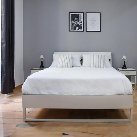 Modern Apartment At Piazza Del Gesu' By Wonderful Italy Napoli Dış mekan fotoğraf