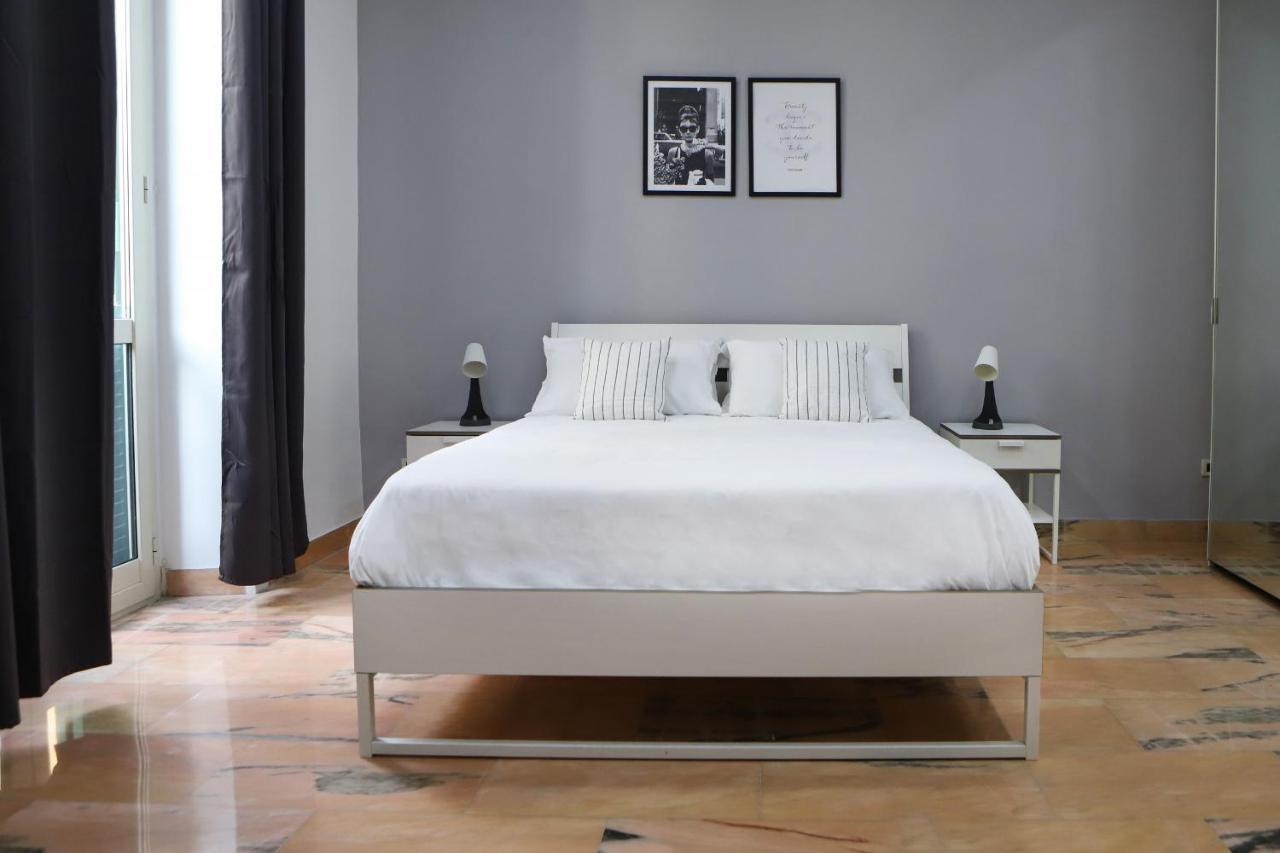 Modern Apartment At Piazza Del Gesu' By Wonderful Italy Napoli Dış mekan fotoğraf
