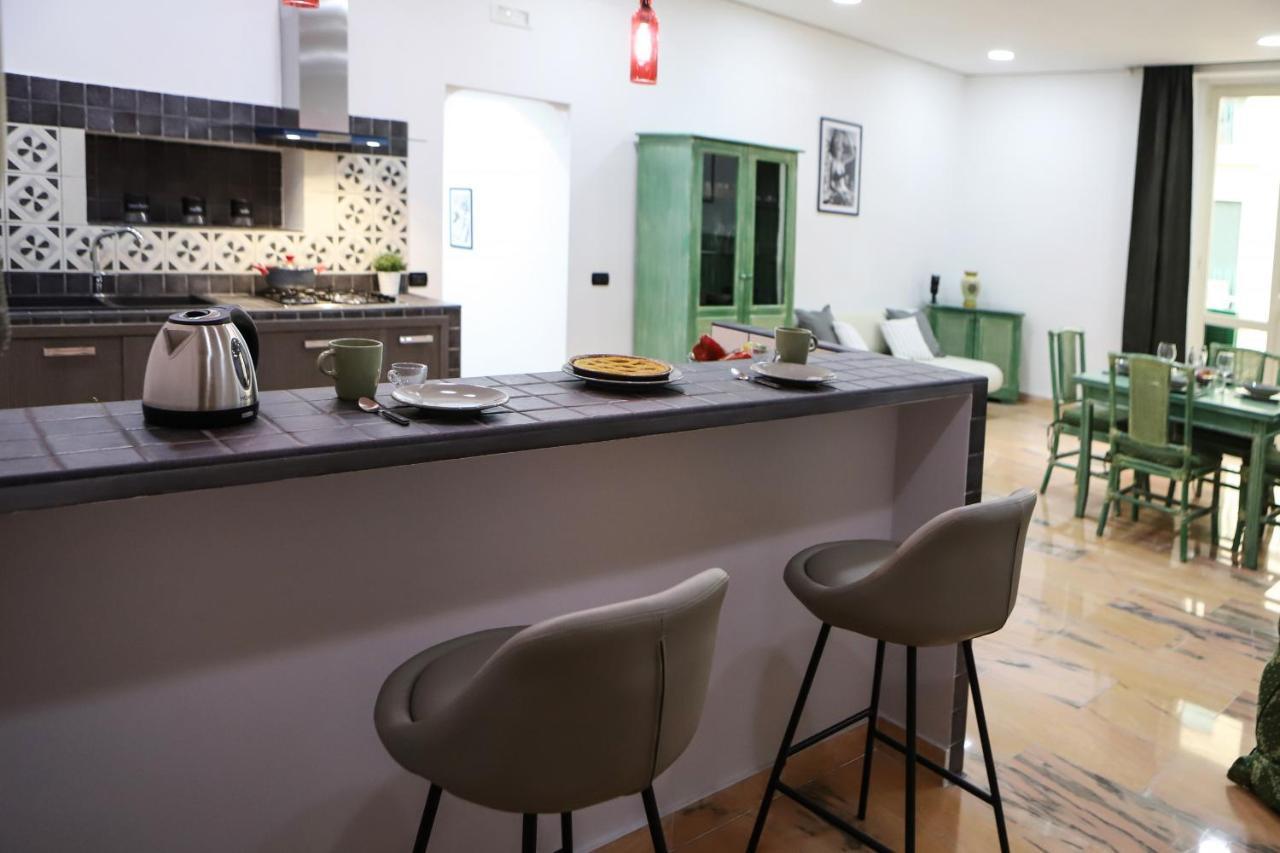 Modern Apartment At Piazza Del Gesu' By Wonderful Italy Napoli Dış mekan fotoğraf