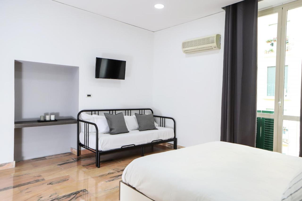 Modern Apartment At Piazza Del Gesu' By Wonderful Italy Napoli Dış mekan fotoğraf