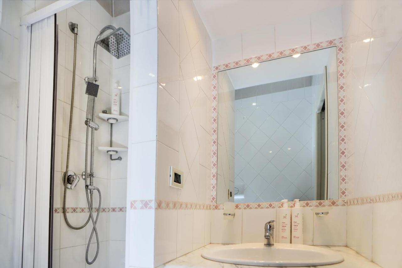 Modern Apartment At Piazza Del Gesu' By Wonderful Italy Napoli Dış mekan fotoğraf