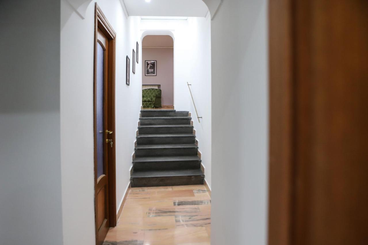 Modern Apartment At Piazza Del Gesu' By Wonderful Italy Napoli Dış mekan fotoğraf
