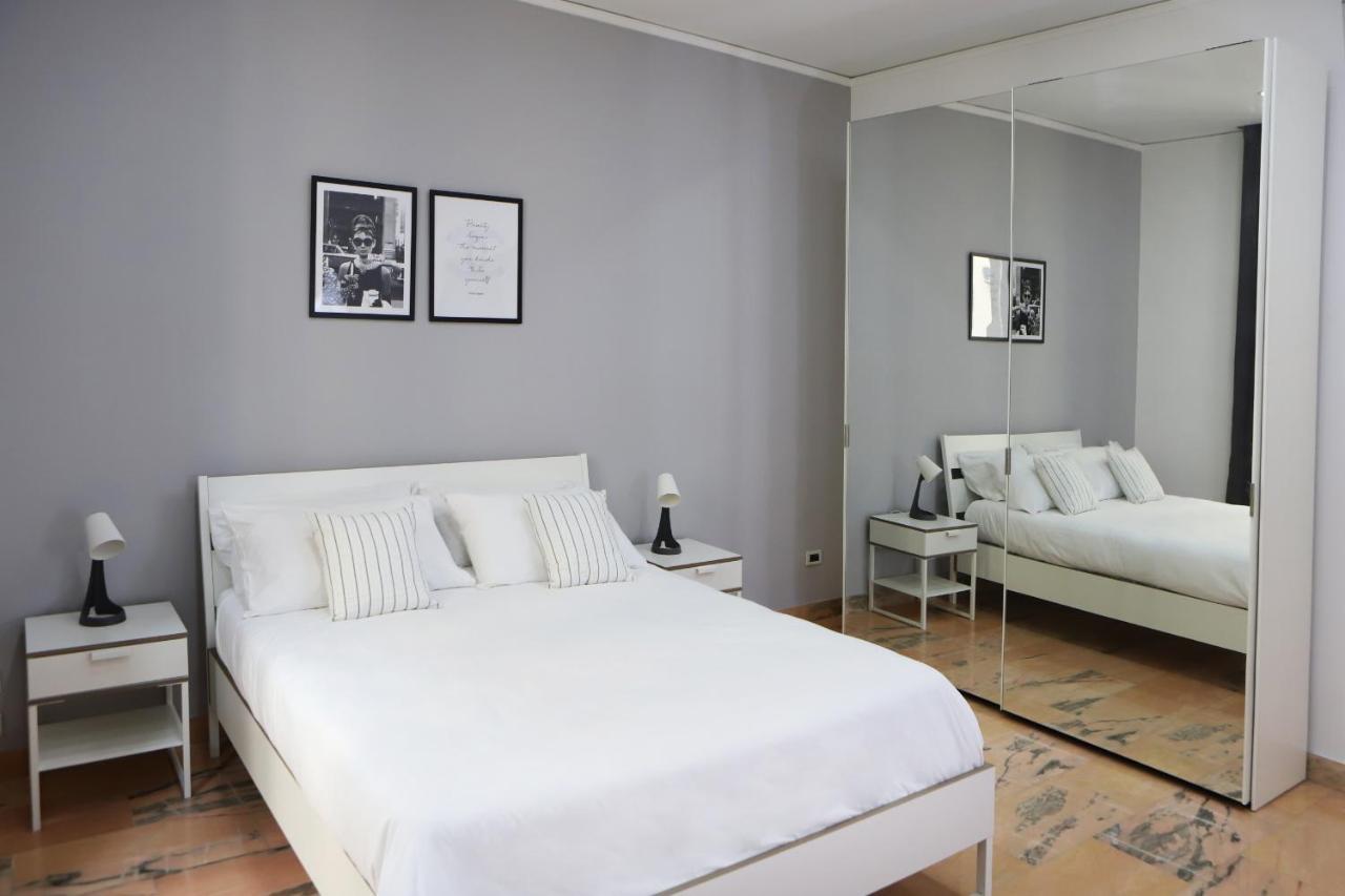 Modern Apartment At Piazza Del Gesu' By Wonderful Italy Napoli Dış mekan fotoğraf