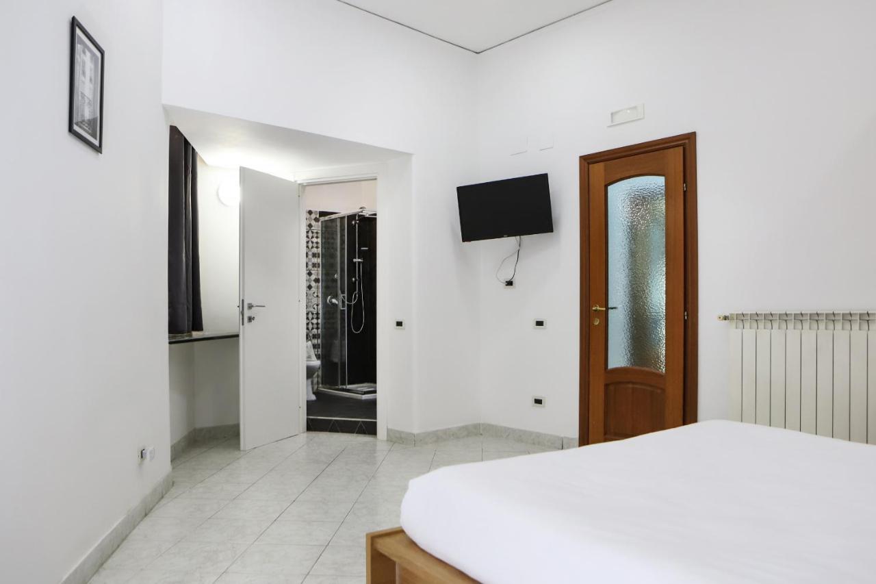 Modern Apartment At Piazza Del Gesu' By Wonderful Italy Napoli Dış mekan fotoğraf